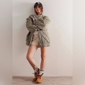 Free People Juno Quilted Jacket in Olive Green. Size XS NWT